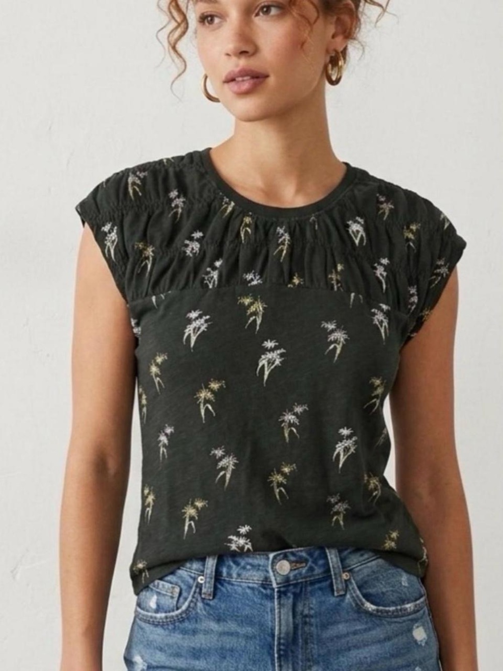 Pilero Anthropologie Black Cotton Floral Cap Sleeve Smocked Muscle Tee Sz S